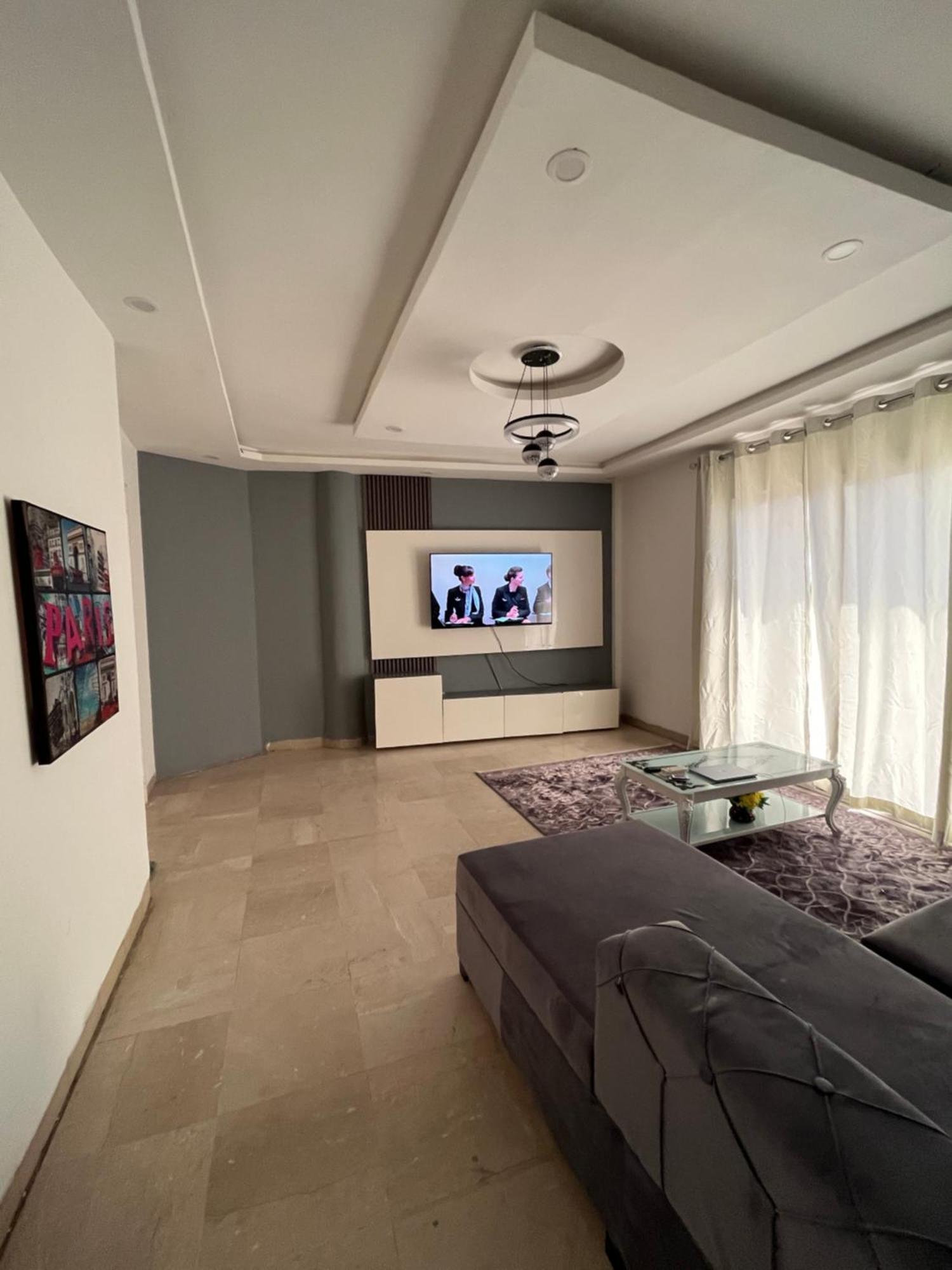 2 , Salon Appartement Dakar